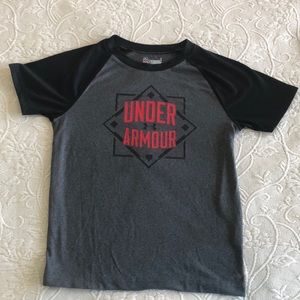 Under armour heat gear shirt sleeve Sz 6 shirt